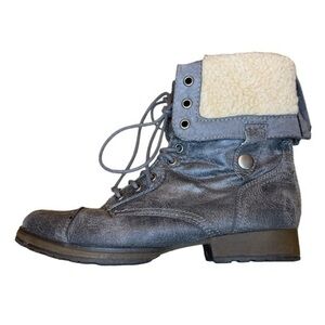 Bongo Distressed Gray Combat Boots Size 9 Fold Over Sherpa Trim Lace Up Lug Sole